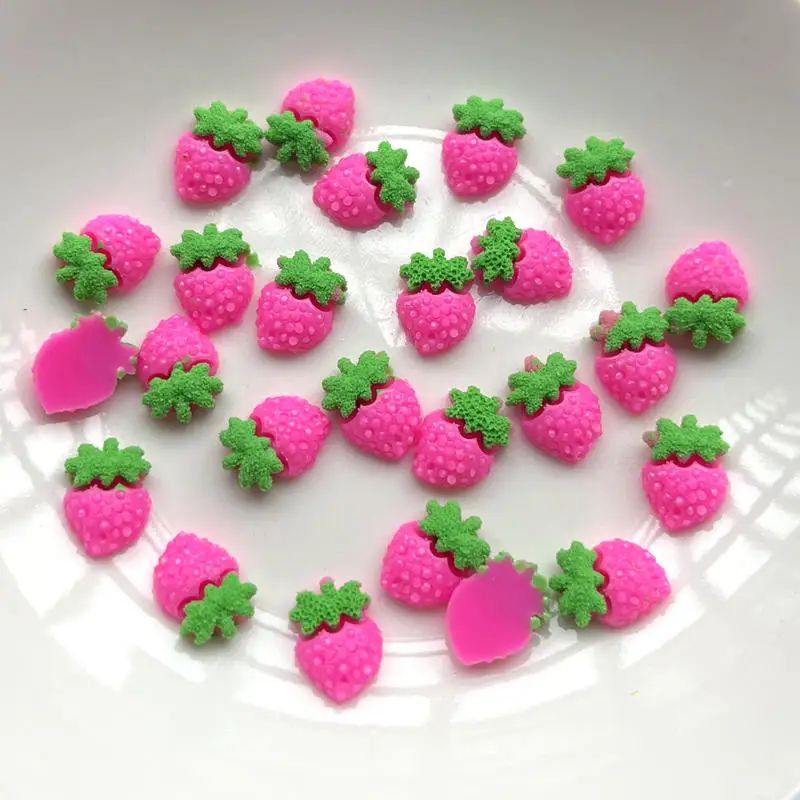 60ks Mini farebné jahodové ovocné živice ploché zadné cabochon miniatúrne potravinové umenie Dodávky dekoratívne kúzlo DIY doplnky