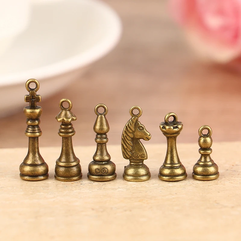 6ks/set kúzla Šachový rytier biskup pešiak Starožitný prívesok Fit Vintage Tibetan Bronz DIY pre ručne vyrábané doplnky šperkov