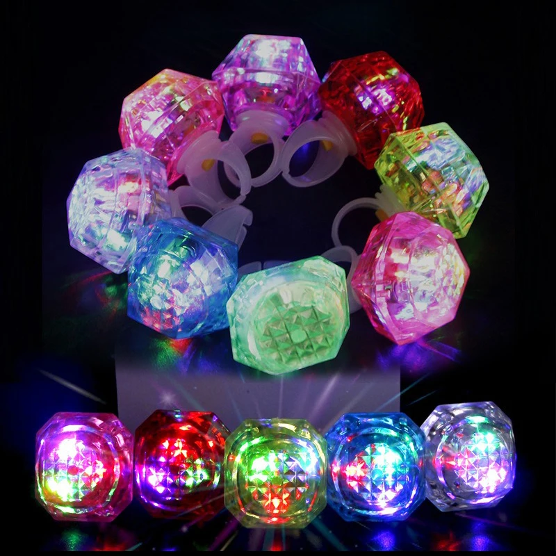 8/16ks LED LED farebný nočný žiara prsteň Grand Simulovaný diamantový prsteň Party Event Birthday Glow Party Dodávky Halloween Cheers Props