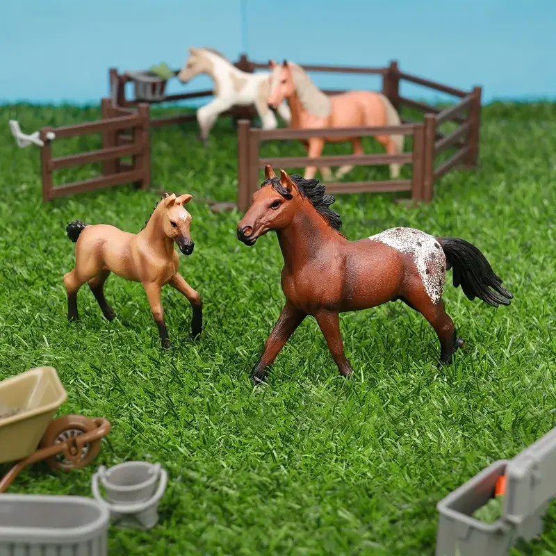 8 ks Mini simulácia Farm divoký malý kôň so 6 ks -plotou farebným malým koňom mäkké lepidlo detské hračky pre hračky zvierat Combina
