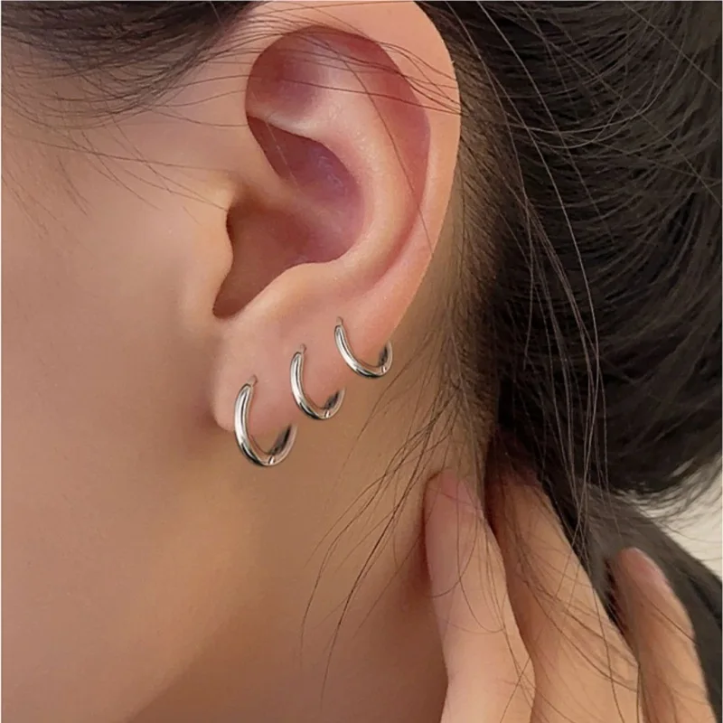 8ks/set 100% z nehrdzavejúcej ocele Minimalistické náušnice Huggie Hoop pre ženy jednoduché kruhy Malé náušnice Punk unisex skalné šperky