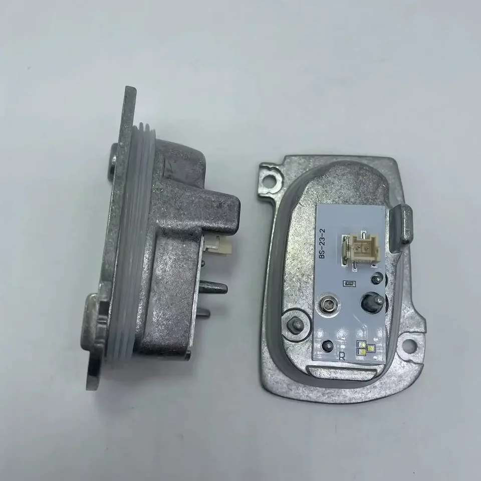8v0998473b 8v0998474b použiteľné pre Audi A3 Denný spustenie modulu ovládača Lighttime Source Modul