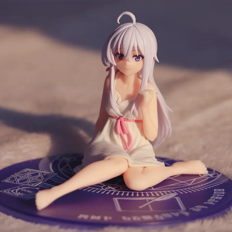 9cm putovanie čarodejníc: The Journey Elaina Anime postava PVC PAJAMA SEDADLO POZÍCIA MODEL Hračky počítačového centrálneho ovládania Pendant Hračky