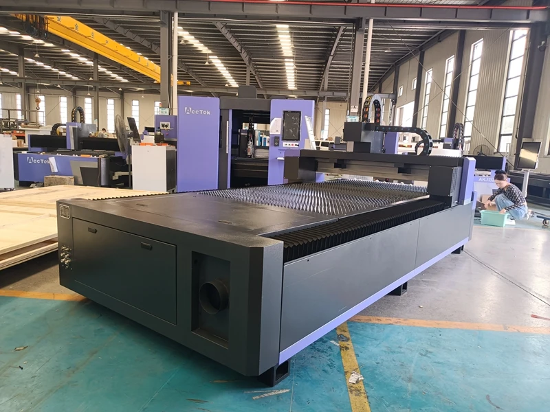 Acctek 1325 1500W 2KW kovový laserový rezačka kombinovaná laserová drevená drevená nekovová CNC vlákno-laserové stroje pre plech pre plech pre plech