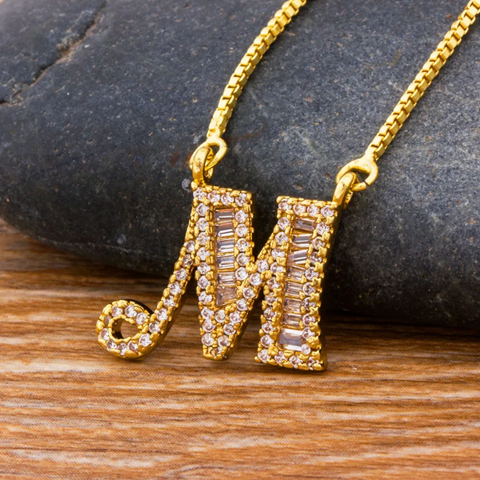 Aibef Top Kvalita Počiatočný názov náhrdelník Zlatá farba 26 Písvné prívesky Micro Pave CZ Copper Chain Šperky pre ženy darček