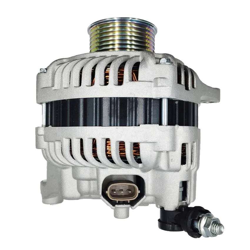 Alternátor motora ASSY 23100A00A 23100-MA00A Generátor pre Nissan Caravan Van QR25DE 2.5L