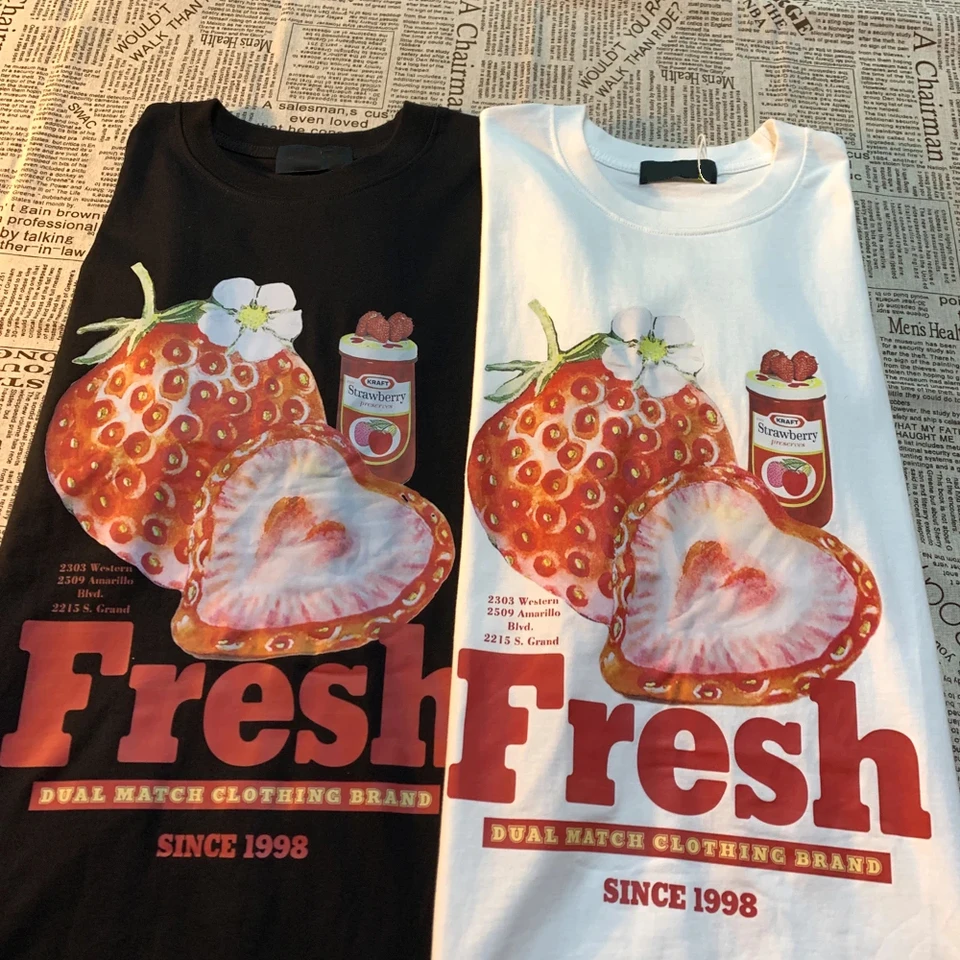 American Retro Creative Fresh Strawberry Print Shortsleeved Tričko s mužskými a dámskymi módnymi voľnými a všestrannými všestrannými Halfsleevesmi