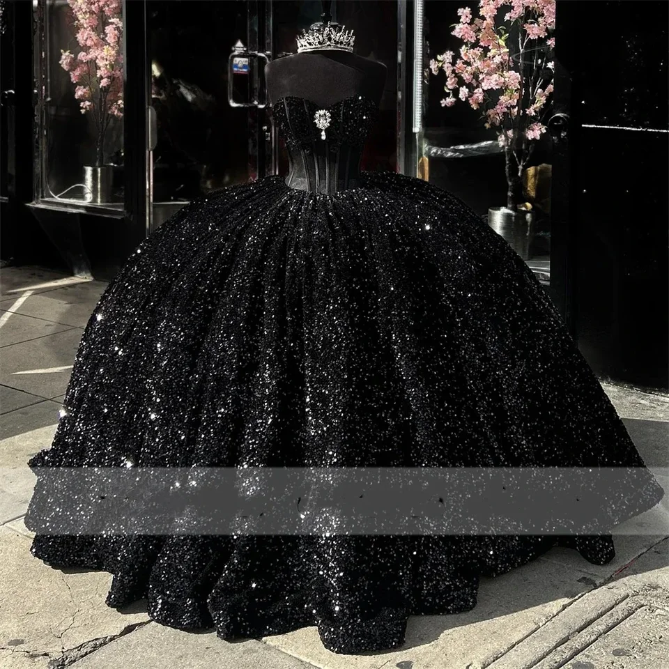 Angelsbridep trblietavé čierne zlatíčko Quinceanera šaty zlatíčko krištáľové brithday partyvestidos de 15 anos prispôsobené