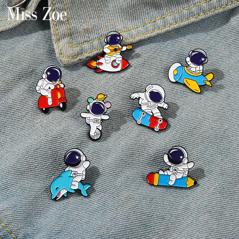 Astronaut Smalt Pin Custom Ocean Surfing Motion Rocket Rocket Broš