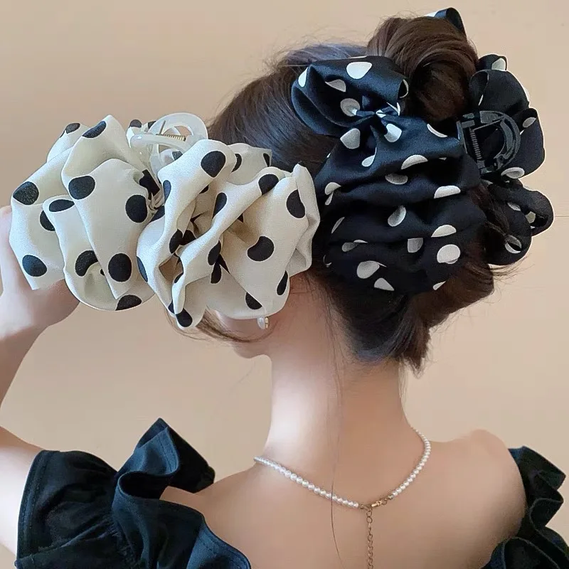 AwayTr Fluffy Polka Dots Clip Clip pre ženy dievčatá Farbické vlasy Klip Barrette Vlasové svorky hlavy kadernícke príslušenstvo