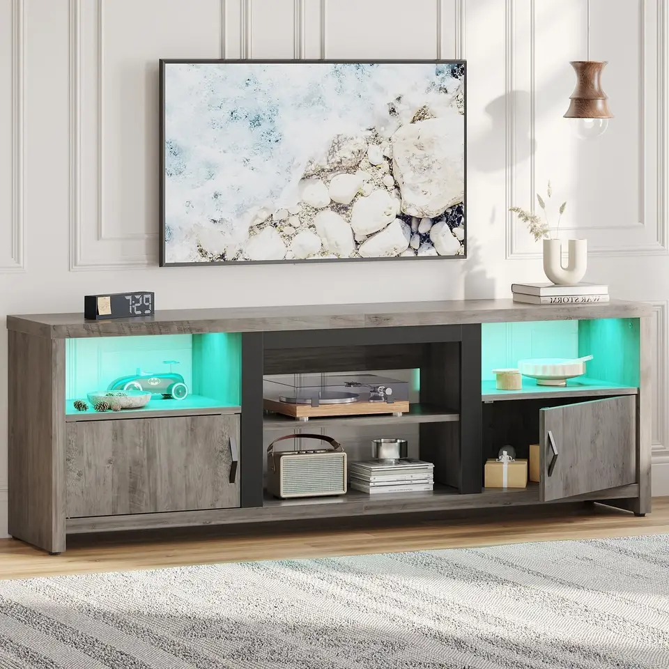Bestier TV stojan s LED svetlom pre televízory až do 80 palcov, centrum Farmhouse Entertainment Center s Adujstable Poličky a skladovacie skrinky