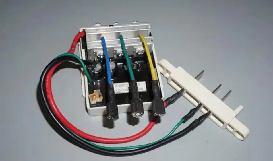 Bez bez kefy ESC Rýchlosť riadiaca jednotka s 71v90a MOS Electric nastaviteľná
