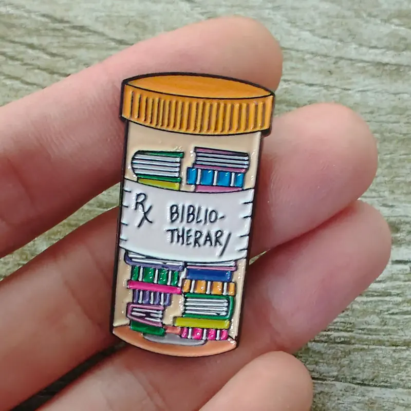 Biblio Therar Team Pins Fľašové kolíky pre batoh batohu pre oblečenie manga kovové odznaky módne šperky doplnky