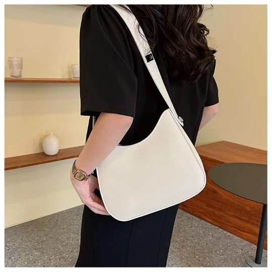Biela 2024 Luxusná módna žena kabelka Trend Dievčatko Dievčatko Ramery Bath Crossbody PU PAKY Dámska kožená taška