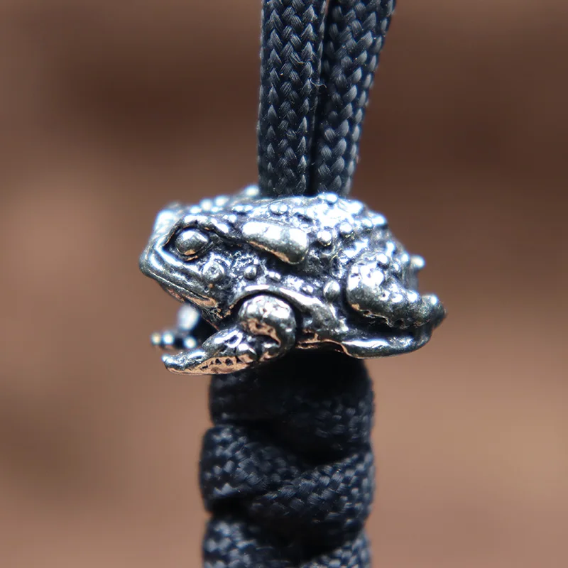 Biela mosadzná ropucha nožova korálky Lanyard prívesky DIY vonkajšie EDC Paracord Tool Accessories