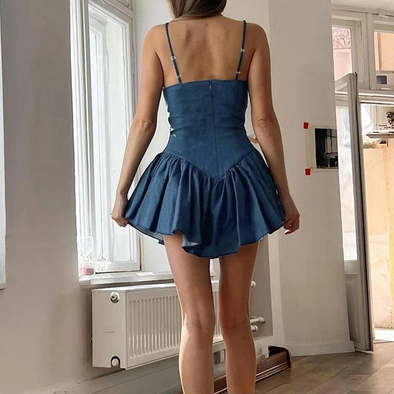 BKLD 2024 Najnovšie ženy modrý praok napodobenina džínsovina s nízkym strmým krkom Otvorené zadné zadné zips Preated Mini Cute Dress Holiday Street