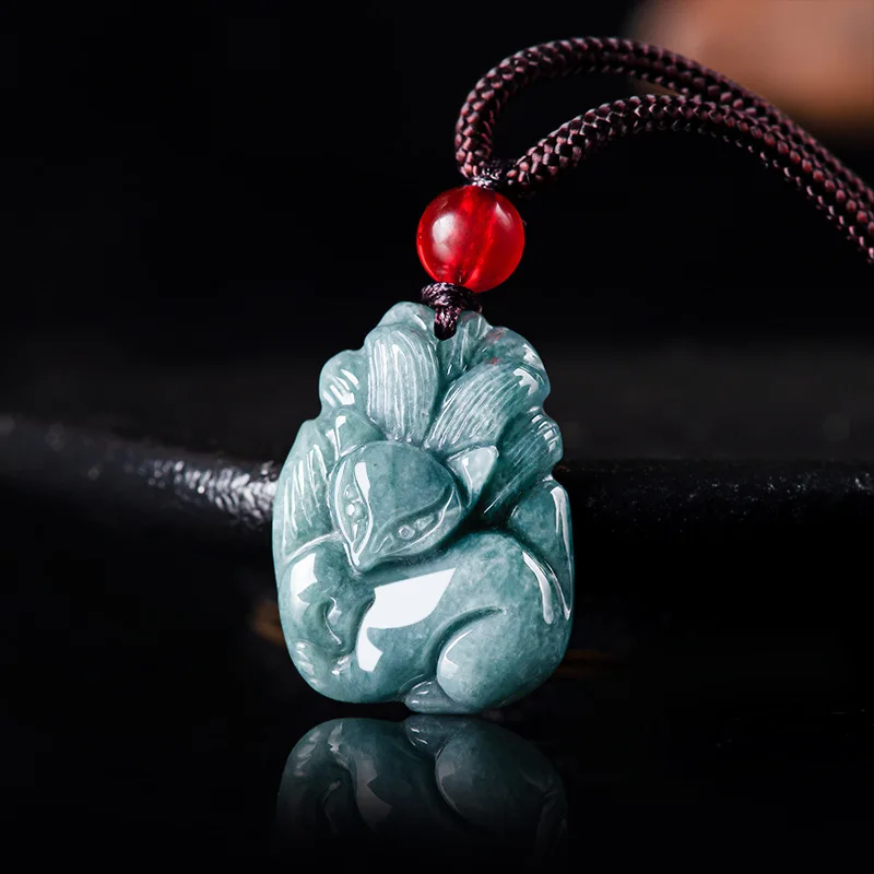 Blue Mjanmarsko jade deväť chvostov Fox Pendant náhrdelník Prírodný barmský jadeite darček skutočné šperky luxusné vinobranie vyrezávané