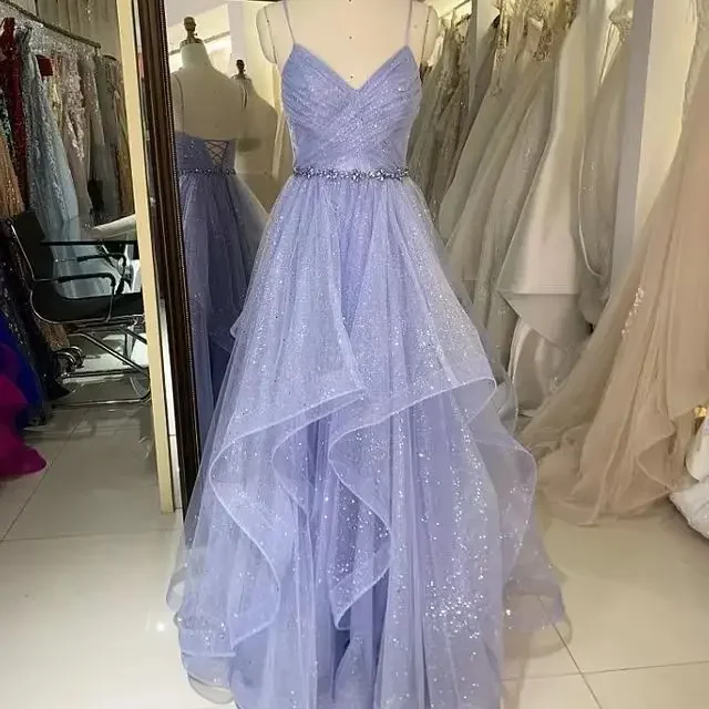 Bomaris levanduľové špagety popruhy dlhé večerné večierky Vestidos de festa trblietky trblietavých rufles Abendkleider Prom šaty prispôsobené