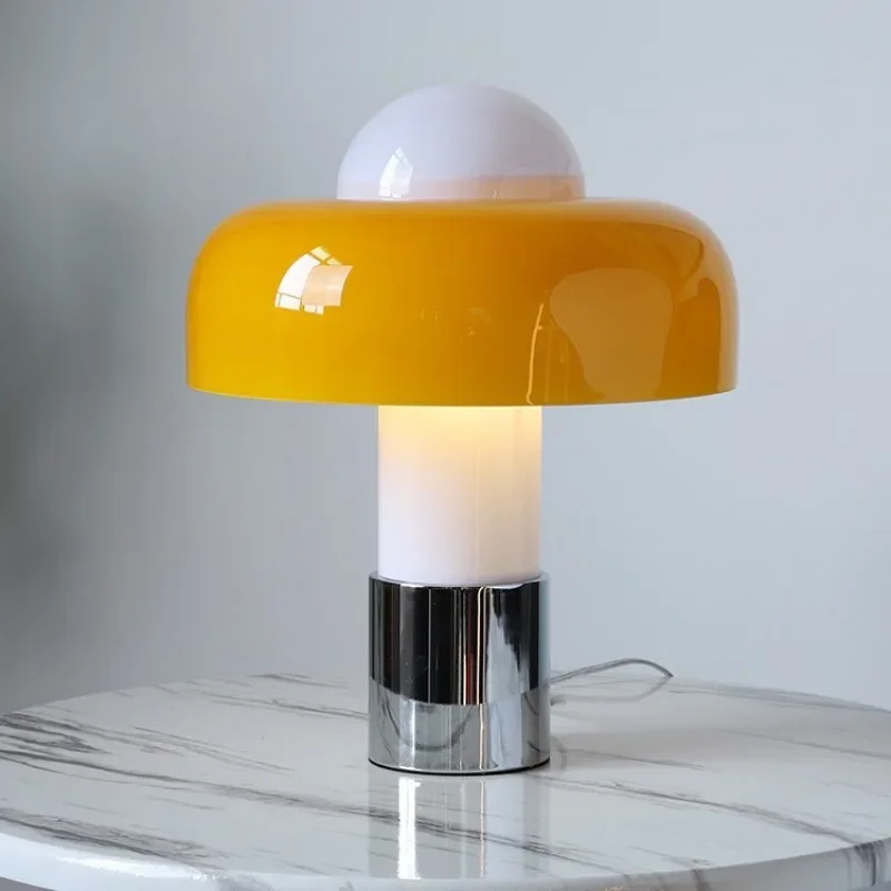 Brumbry stolová lampa Moderná jednoduchá spálňa lôžko taliansky oranžový sklenený hubový lampa dekoratívna reštaurácia pohovka svetlo