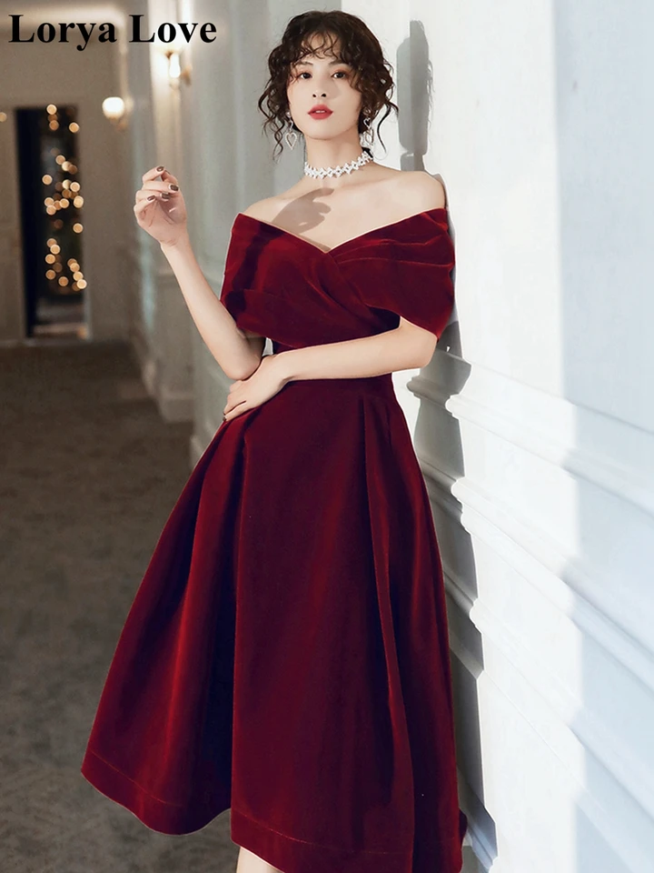 Burgundsko Velor Prom Dresses 2024 Dámske večierky Nočné formálne večerné šaty Elegantné víno červené z graduatinských plášťov