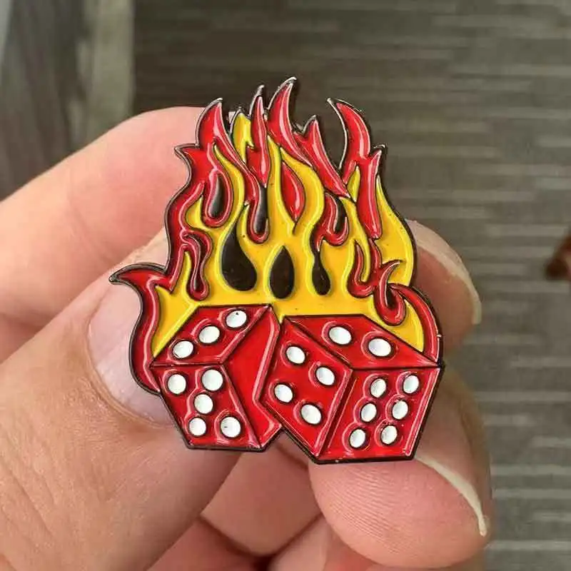 Burning Dice Flame Broš