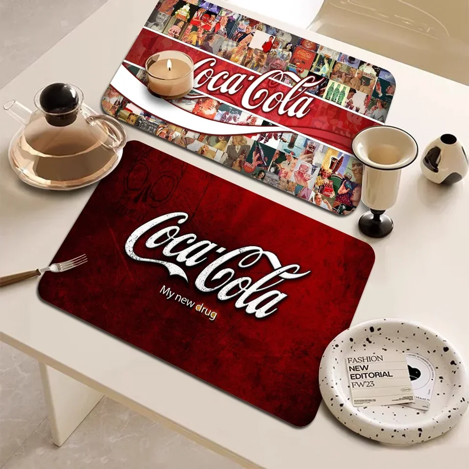 C-Coca-Cola Coage Table Table Drain Pad Kúpeľňa Square Absorbovanie protišmyku Dry Mat Kitchen kuchyňa Placemat