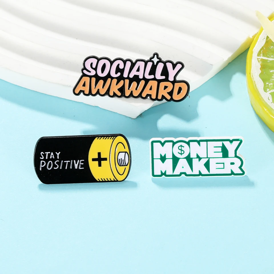 Candy Color Sociálne trápne smaltované špendlíky PINS Money Letter Brošes Zostávajú kladné batériové odznaky Veľkoobchod