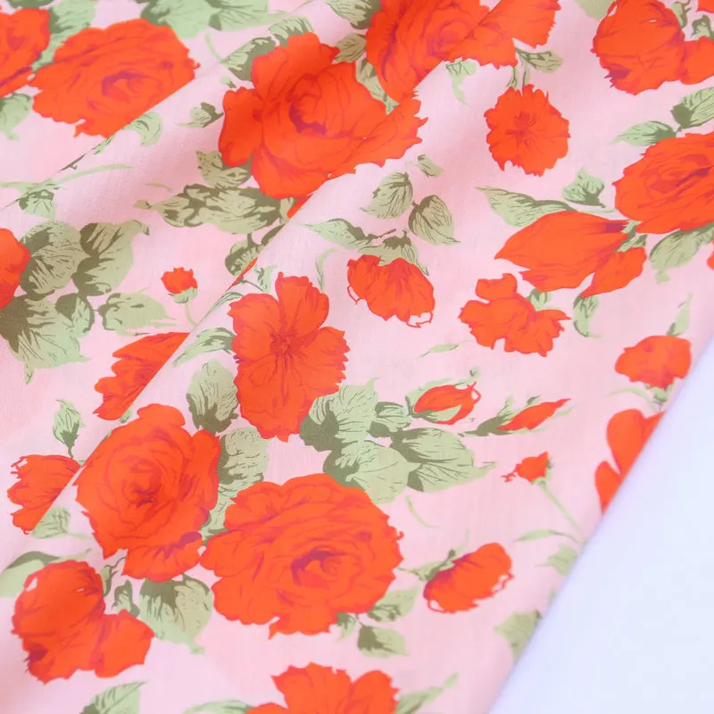 Carline Rose Table Red Flower Ružové pozadie Londýn Liberty Tana Lawn 100% čistá bavlna 80. roky tlačená látka Kvetina pre šaty