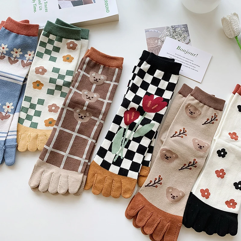 Cartoon Five-Finger Socks Ženy Spring a jeseň 5 Split Toe ponožky nastavené roztomilé vatové ponožky