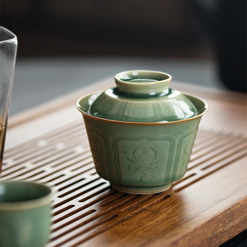 Celadon Ručne vyrezávaný gaiwan pre čajovú keramiku Tureen s vekom zeleným čajovníkom Kung Fu Tea Obrad Set Kávu šálky čajových misiek Chawan