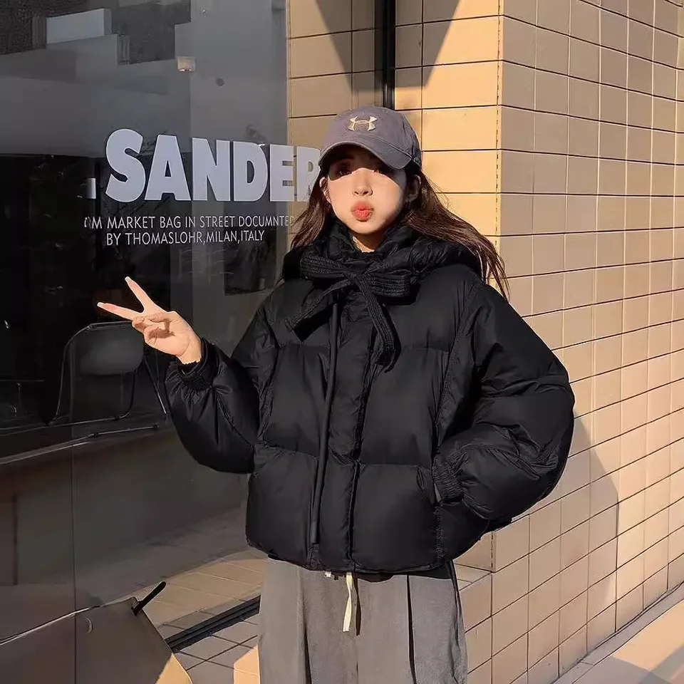 Chic Winter Cotton Coat orezané bundy Ženy Teplý dizajn Parkas Puffer bunda motýliky na ulici Cold Cold bunda zimné oblečenie