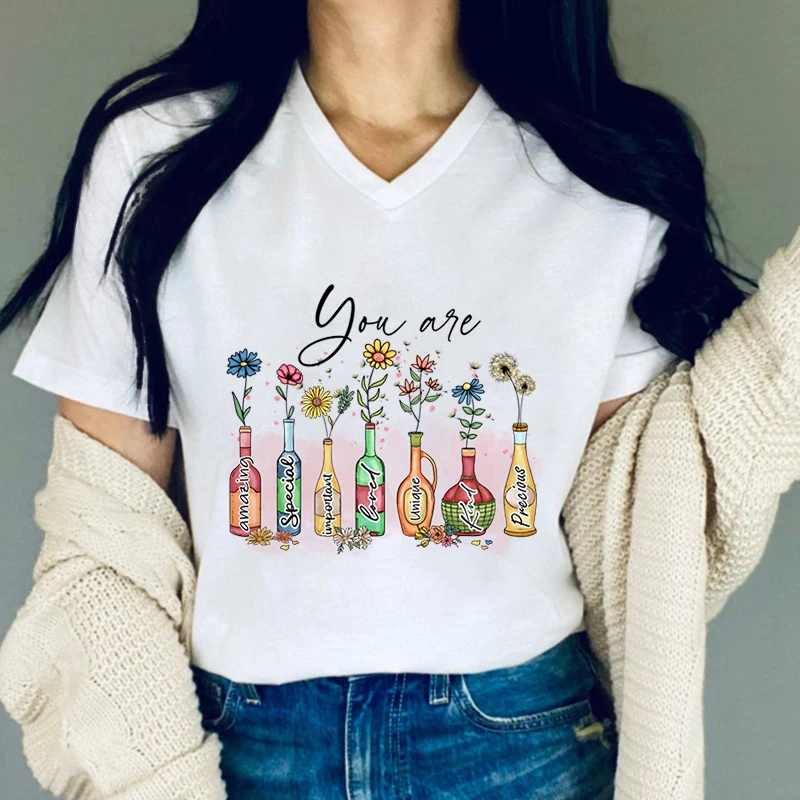 Christain Floral Print V-Neck Tričko Ženy viera Hope Love tričko Funny Floral Graphic Tee ženské oblečenie Tričko s krátkym rukávom