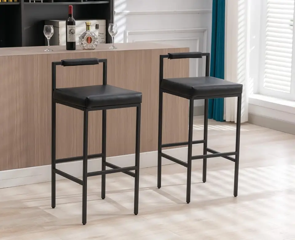 Cimota Black Modern Bar Stools Set 2 s nízkym chrbtom, kožené stoličky výšky barov ， s kovovými nohami pre domáci bar/krčma