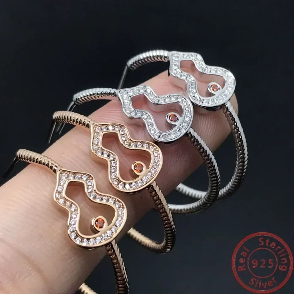 Classic With A Twist: Modern Women's QL náušnice pre nadčasovú eleganciu