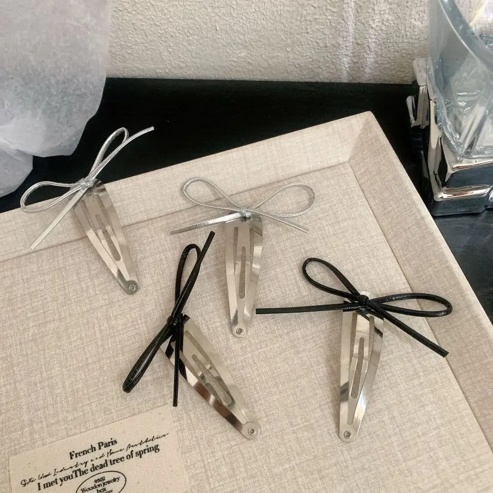 Cool strieborná farebná kožená čelenka Kórejský štýl Y2K Balletcore Hairpin Hairband Hairband Headar Kleep na vlasy Denne