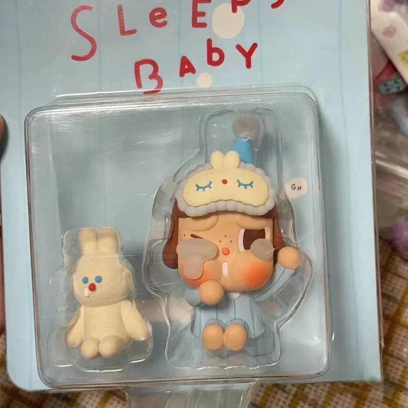 Crybaby figuríny modrý pyžama výťah anime akčná figúrka kawaii prívesok roztomilý karikatúra dekorácie hračky zbierka modely bábiky darček darček