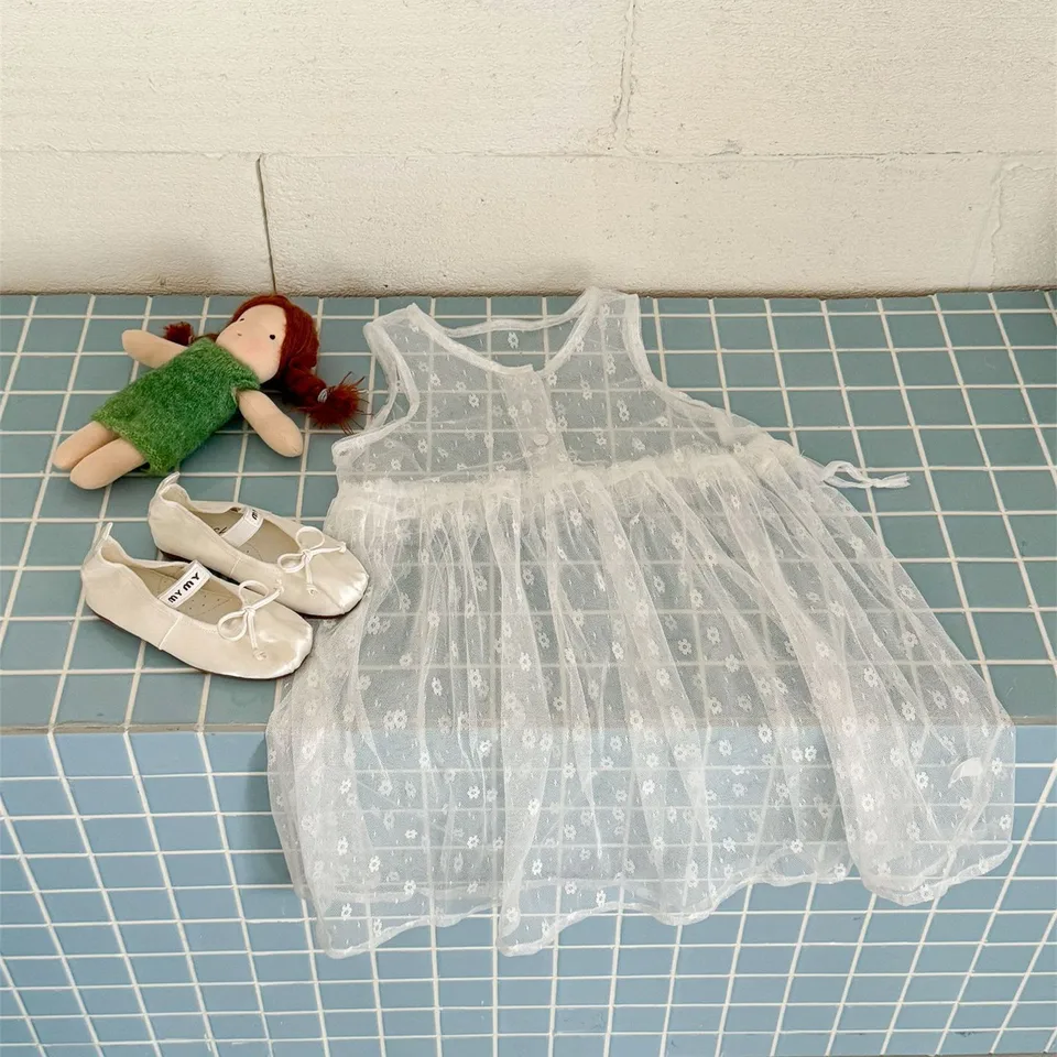 Deer Jonmi 2025 Spring Korean Kórejský štýl Dievčatá Lace Smock Šaty roztomilé mäkké rukávy bez rukávov