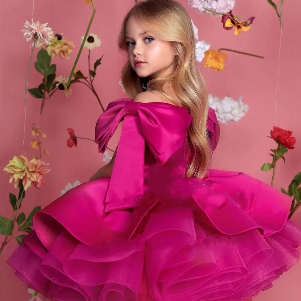Delamination Satin Flower Girl Šaty s lukom koleno dĺžkou svadobná hostina Custom princezné oslavné šaty