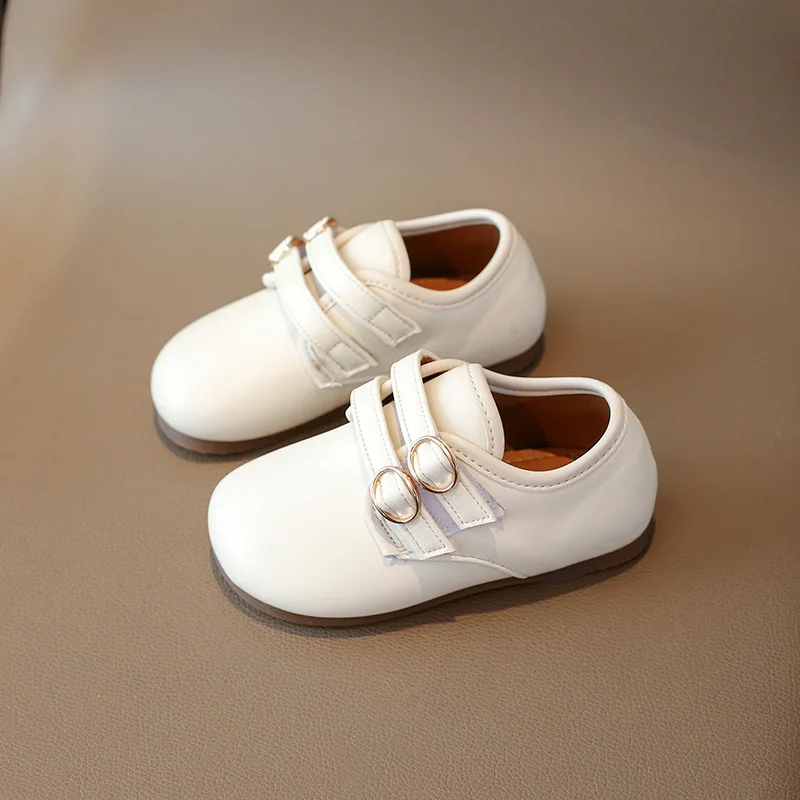 Detské kožené topánky 2024 Jeseň Kids Anti-Slip Naspletive Shoes Fashion Girls Mäkké dno princezná topánky Veľkosť 21-30 J396