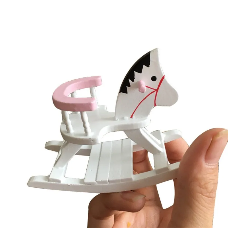 Detský dom pre bábiky Accessoires Dollous Miniatúrne biele drevené hojdacie koňské stoličky Nursery Room nábytok 1:12 Brinquedos infantil