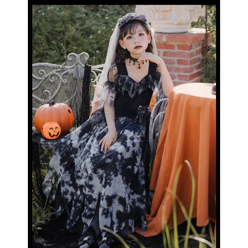 Deň mŕtvy kostýmy Halloween deti strašidelné duchovné nevesty hrob grave fantas fancy šaty duchovné nevesty upírske šaty