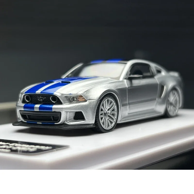 Diecast 1/64 Veľkosť Hunter Mustang Model Car Ford Motor Company Mustang GT 2014 Zbierka zliatiny Model Original Box