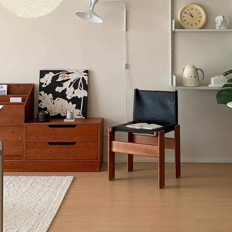 Dizajnér stoličky stredného staroveku Monk Designer Homestay Leather Backrest Seat Home masívne drevo jedálenská stolička Pohodlný moderný nábytok