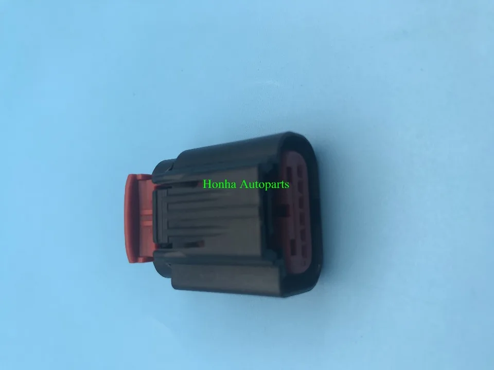 Doprava zdarma 1ks Tyco 6pin Automater Witerproof Air Flowmeter Plug Auto Connector 1438153-5