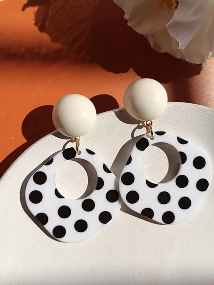 Dvojica čiernej a bielej veľkej polka dot dutá geometrický tvar nostalgia prístavu vetra náušnice