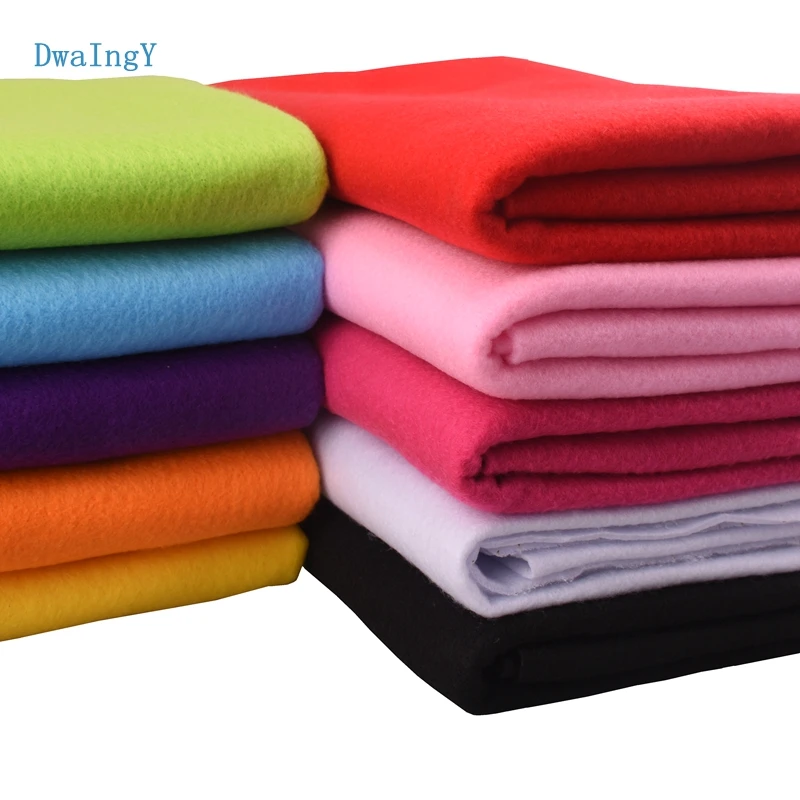 Dwaingy 10color Soft Mäkt Felt netkanú plsnú tkaninu 2 mm hrúbka Polyester Domáca dekorácia Vzorový zväzok pre šitie bábik 45x45 cm