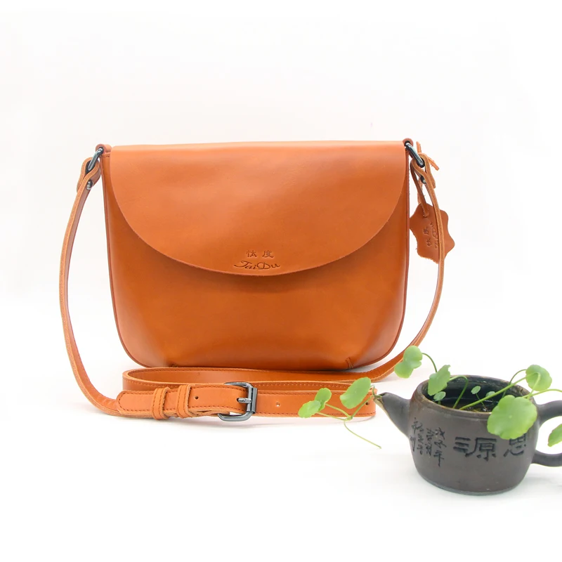 Dámska dermis cowhide Flip Magnetic Buckle Crossbody Messenger Bag s jedným ramenným popruhom Square Horizontálna vrecko s vysokou kapacitou