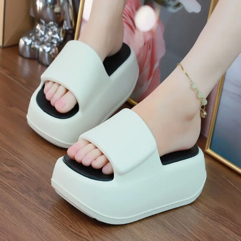 Dámske módy letné streetwear dievčatá Chunky topánky Žena Flatform Mules Soft výťah klinca 7 cm vysoká platforma Eva Plippers