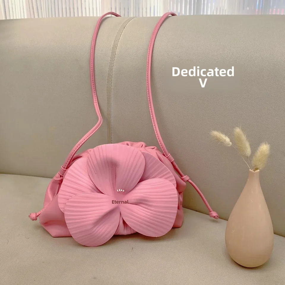 Elegantná Camellia Floral Crossbody Bag Nový čínsky štýl Socialit Svadobný kôš pre ženy Trendy Bride Bočná taška