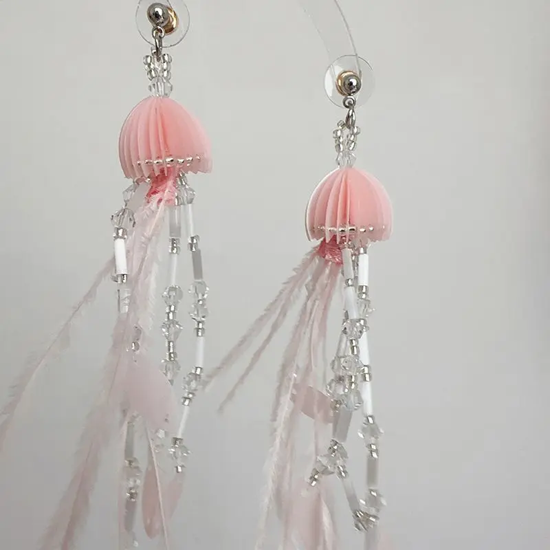 Elegantné náušnice bieleho peria Kreatívne medúzy dlhé náušnice s perie šperky prehnané boho výroky šperky na darčeky